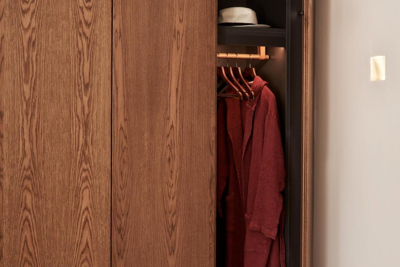 Orama Hotel & Spa Fira  Zewnętrze zdjęcie A wardrobe